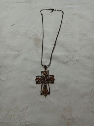 Collar Cruz Dorado con Pedreria