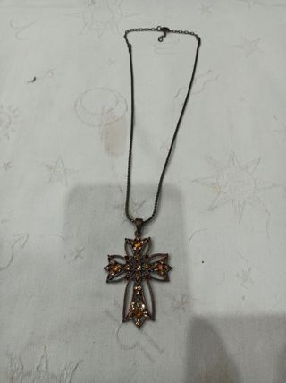 Collar Cruz Dorado con Pedreria