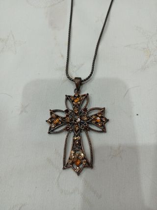 Collar Cruz Dorado con Pedreria