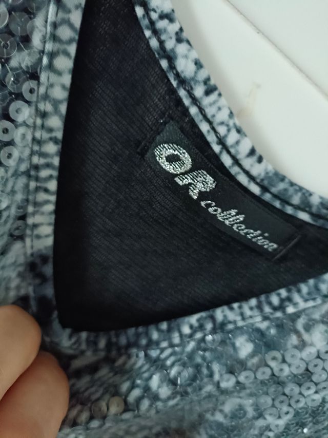 Top lentejuelas serpiente negro gris