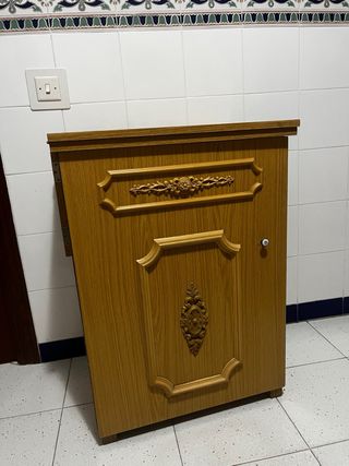Máquina coser Hexagon Antigua con mueble y costura