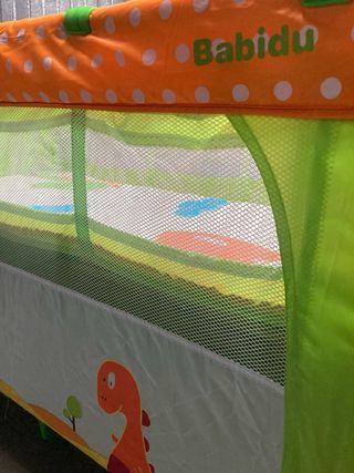 Cuna viaje Babidu dinos. Con colchón incluido.