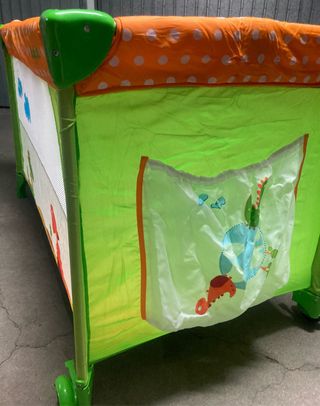 Cuna viaje Babidu dinos. Con colchón incluido.