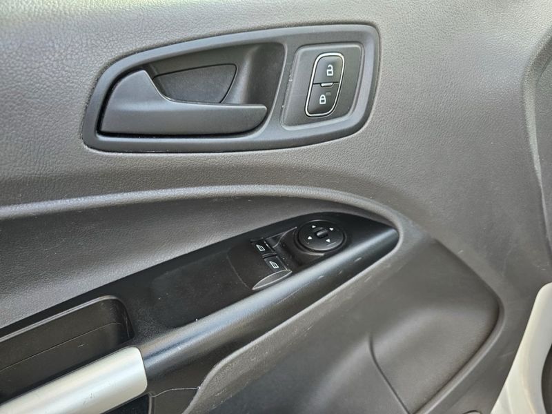 Ford Transit Connect 2020, foto 8