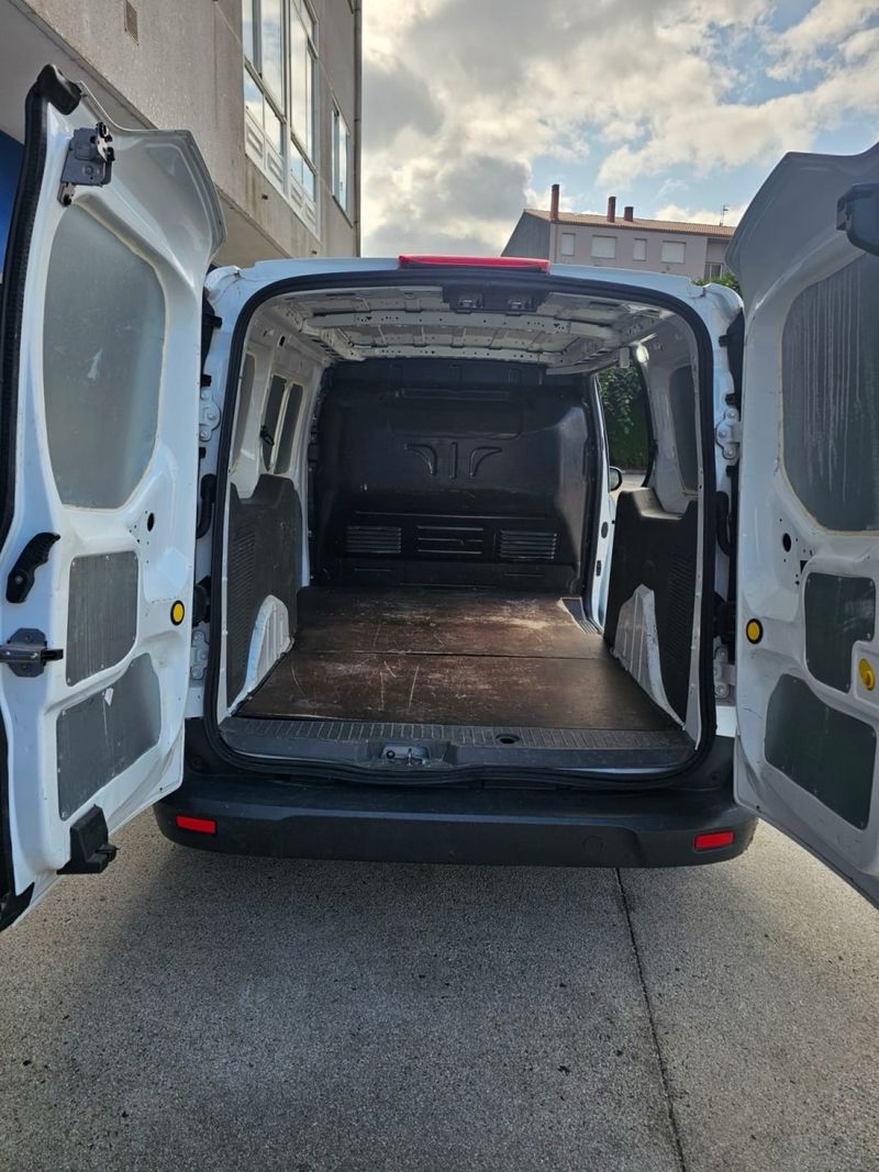 Ford Transit Connect 2020, foto 10