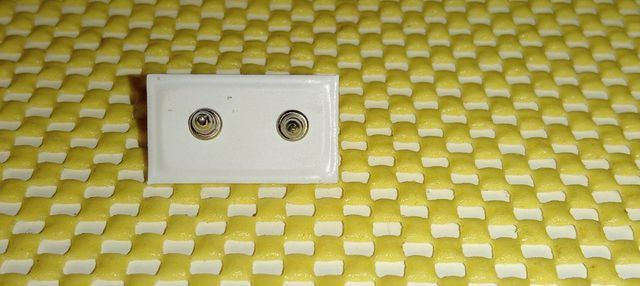 Pendientes color plata,
Brillantes