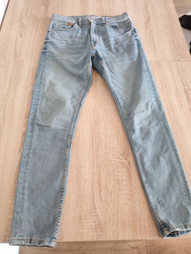 Vaqueros Zara - Talla L (42-44)