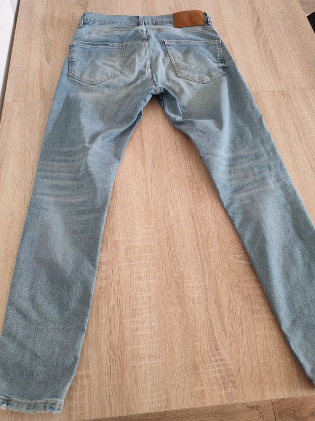 Vaqueros Zara - Talla L (42-44)