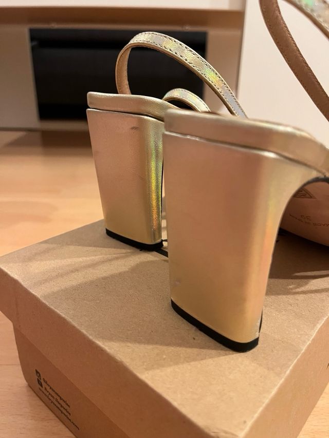 BRYAN STEPWISE Sandalia cruzada tacón VIENA