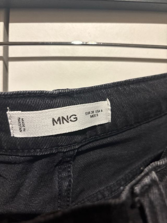 Jeans Newmom tiro alto de Mango