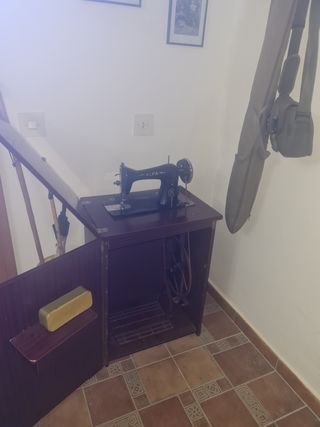 Máquina coser Alfa Antigua