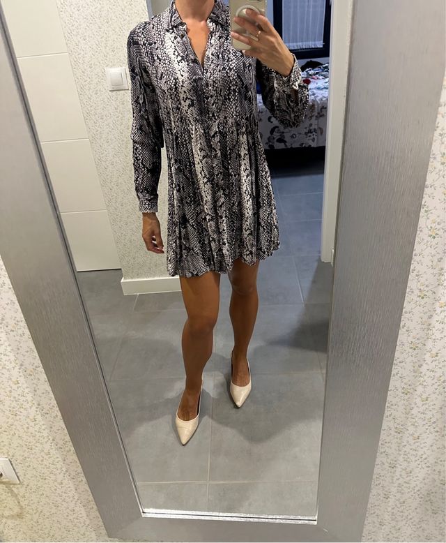 Vestido Stradivarius serpiente