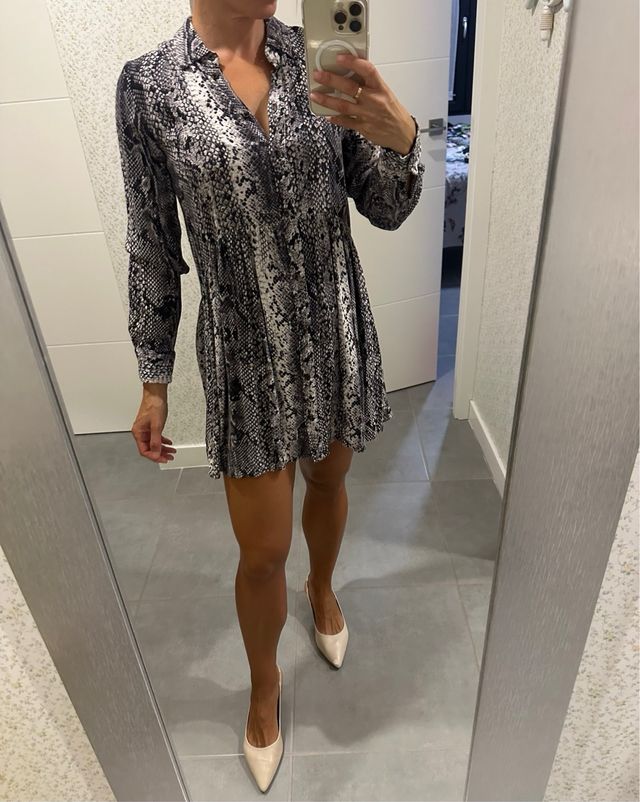 Vestido Stradivarius serpiente