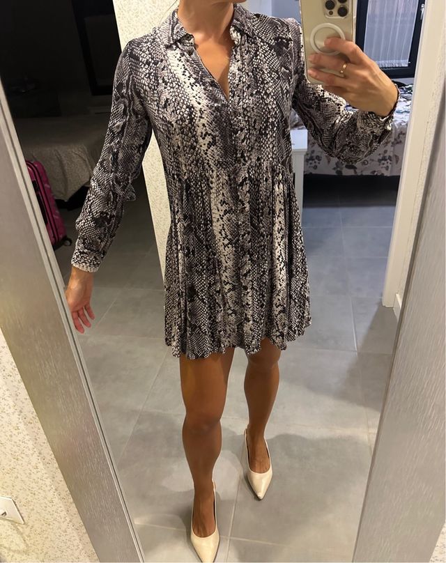 Vestido Stradivarius serpiente