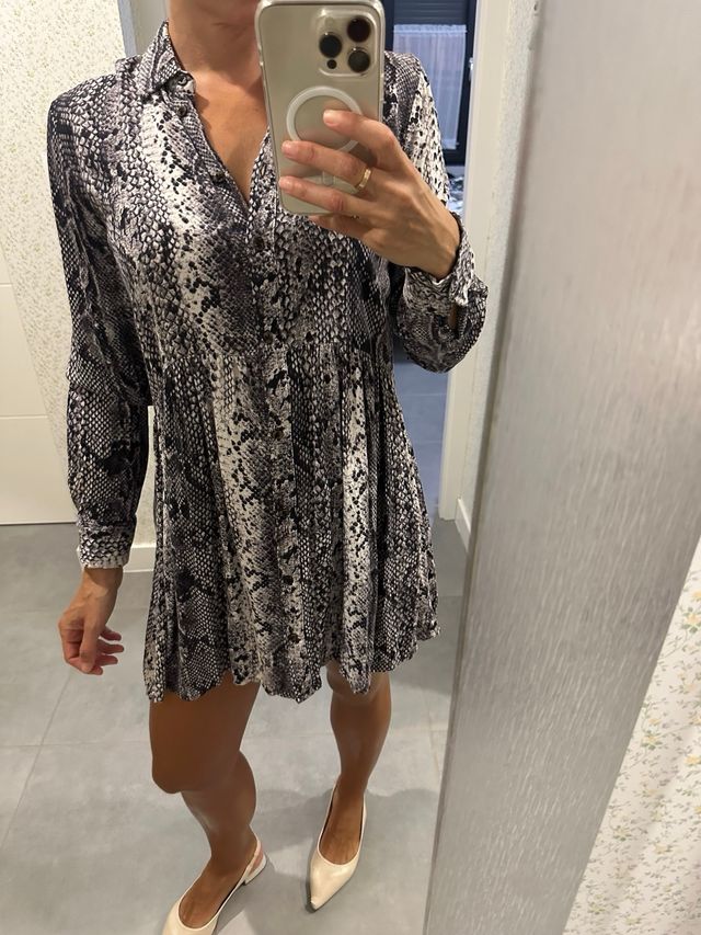 Vestido Stradivarius serpiente