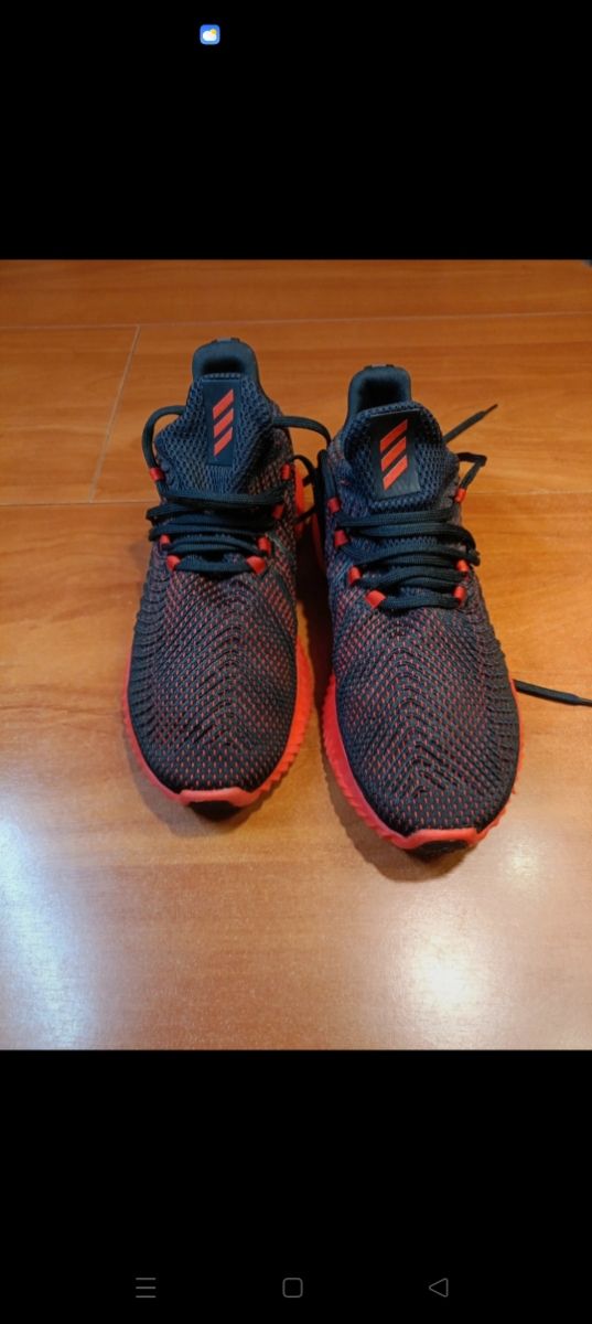 Zapatillas Adidas 42.5 - Negras/Rojas