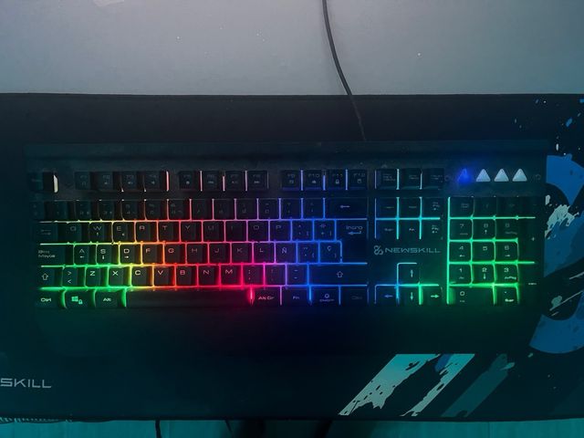 Pack : Teclado, Ratón, Cascos, Mando y Alfombrilla