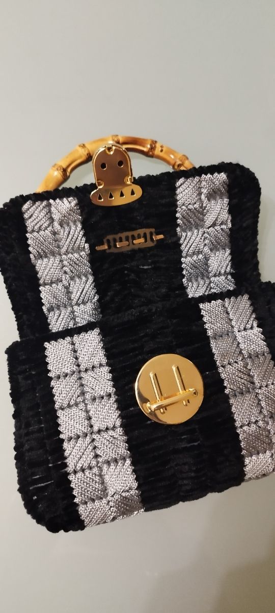 Pochette handmade in ciniglia