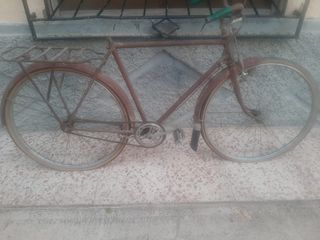 Bicicleta antigua para restaurar