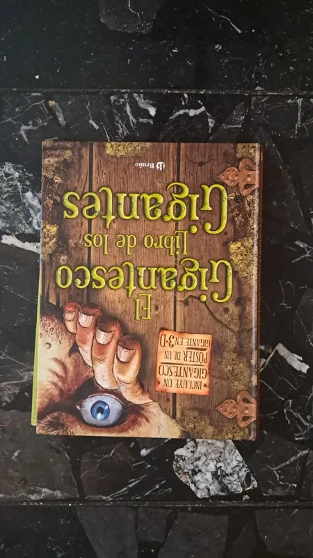 El gigantesco libro de los gigantes (Spanish Ed...