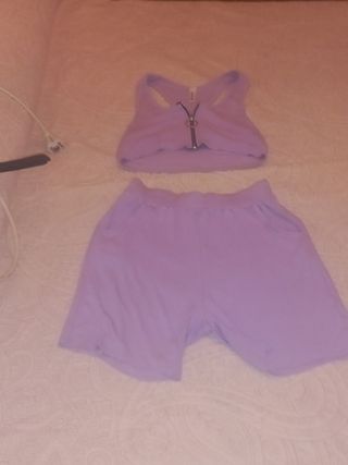 Conjunto deportivo morado