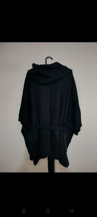 Poncho negro H&M
