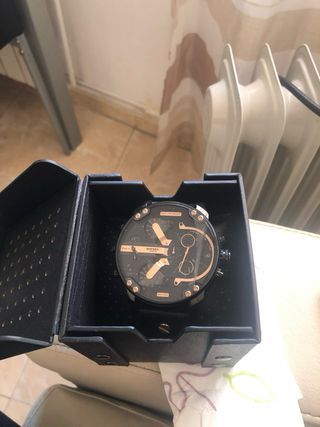 Reloj Diesel - Negro y Dorado