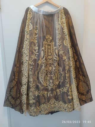 Traje Fallera marrón y dorado