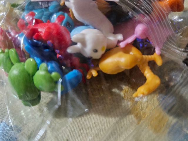 24 Figuras Pokémon