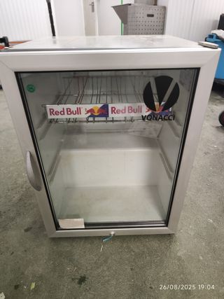 Vitrina expositora Red Bull 
Motor averiado.