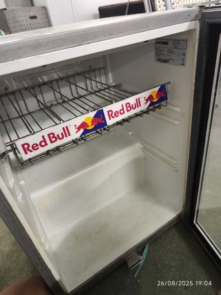 Vitrina expositora Red Bull 
Motor averiado.