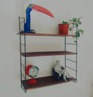 Estantería vintage industrial con lejas años 70