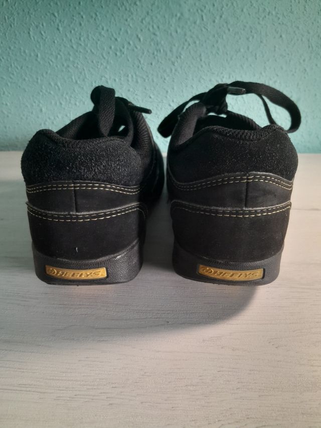 Zapatillas con ruedas talla 35