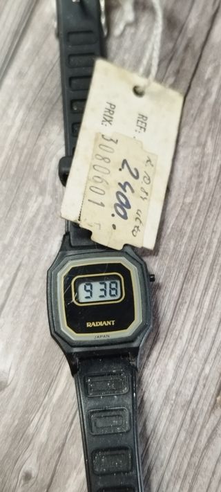 Reloj Radiant Vintage Digital