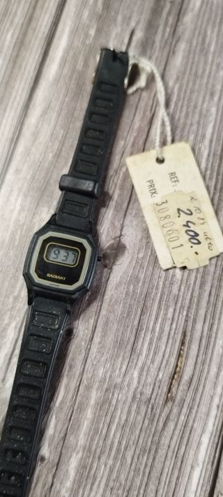 Reloj Radiant Vintage Digital