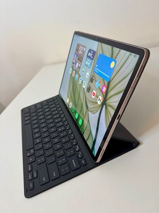 Samsung Galaxy S8+ + S Pen + Book cover keyboard