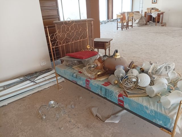 Cabecera cama metal dorada