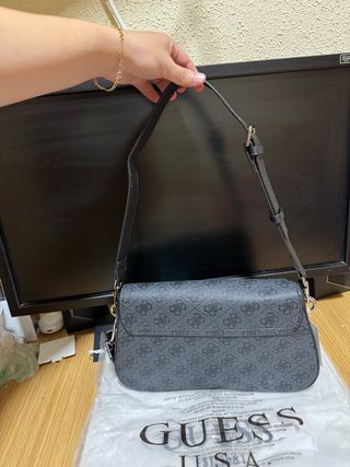 Bolso Guess negro bandolera