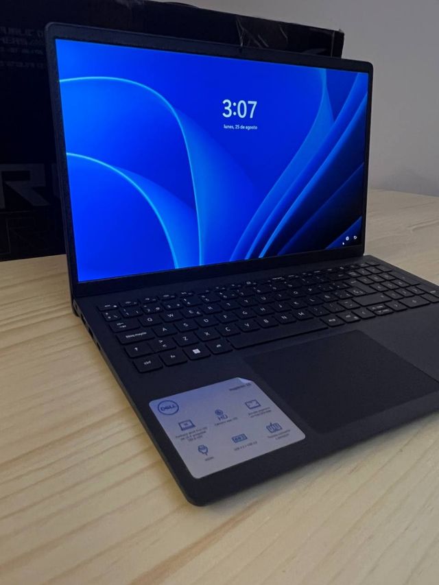 Portátil Dell Inspiron 15 3535 Ryzen 5 512GB 15.6