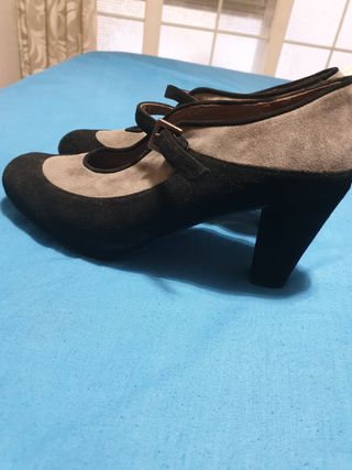 2 PARES DE ZAPATOS DE PIEL VACUNO 100%
