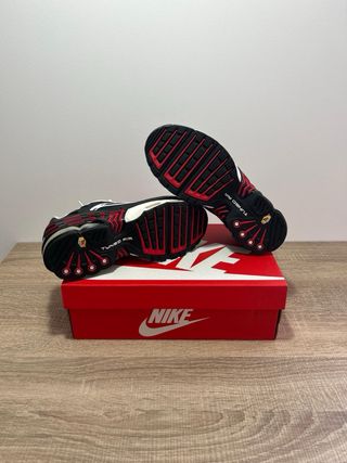 Zapatillas Nike Air Max Plus TN - Negras y Rojas