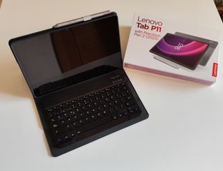 Tablet Lenovo Tab P11 (2ª Gen) con funda y teclado