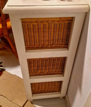 Mueble 3 cajones madera, comprado en corte inglés.