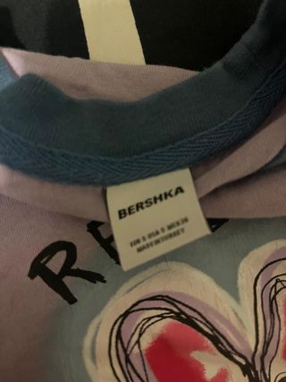 Camiseta Bershka conejito - morada | azul