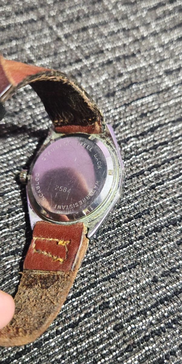 3 relojes vintage: Titan, Daido, Cetikon