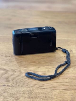 YASHICA T5 / Negro / Carl Zeiss Tessar 35 f/3,5