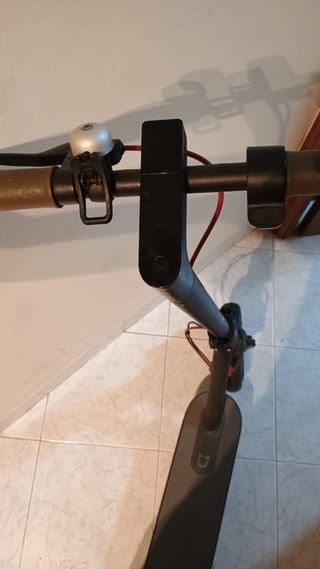 Patinete Xiaomi M365 Negro i coriente