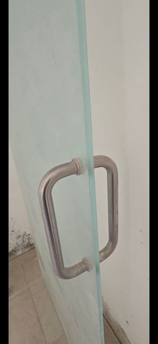 Puerta cristal templado -
Bricor