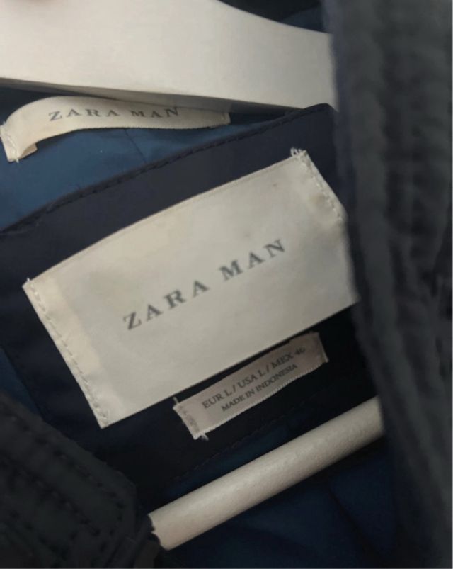 Chaqueta Zara Man azul marino acolchada
