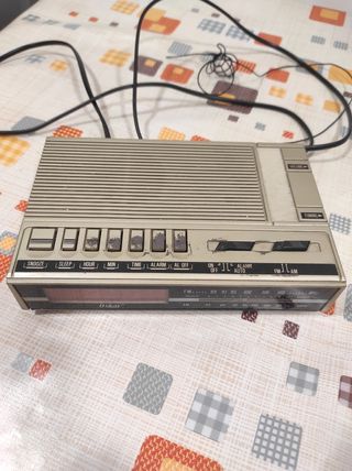 Radio despertador Oskar vintage